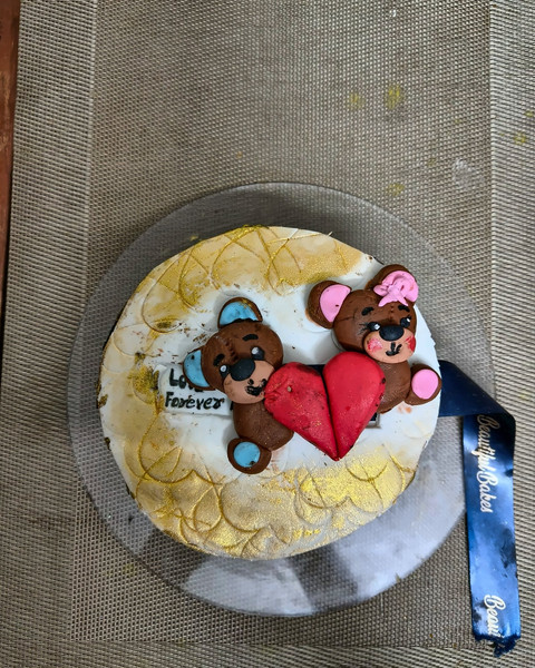 Pull-me-up cake with a teddy design
