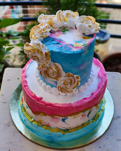 Two-tier wedding cake, 2023